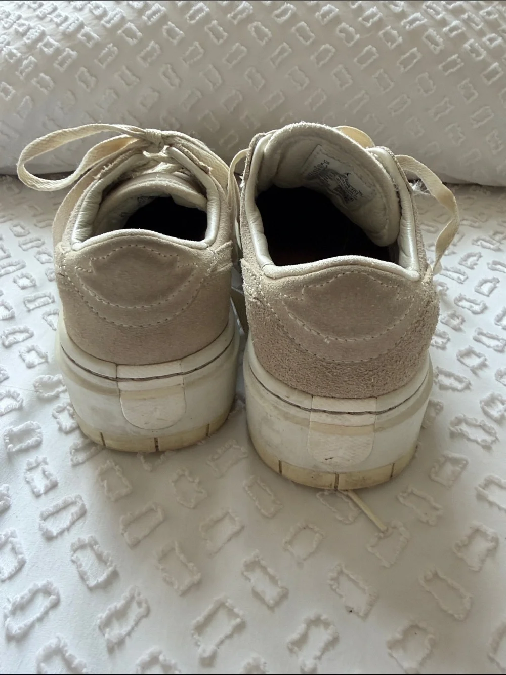 Nike neutral cream